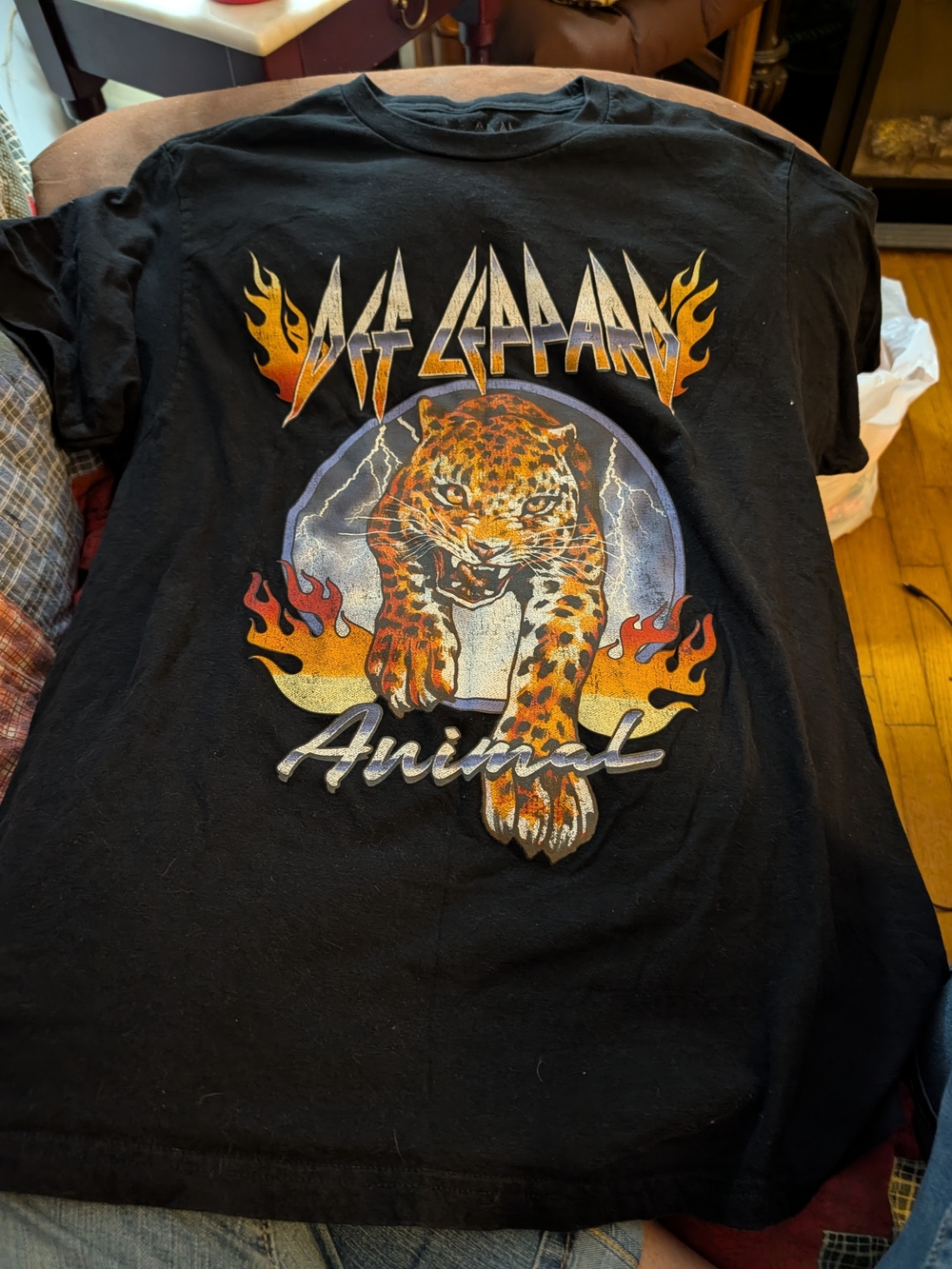 Women's Black Def Leopard Graphic Tee Size Lg